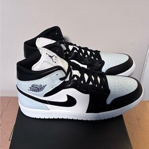 Jordan Mid Men's Sneakers - Black/White/Ice Blue